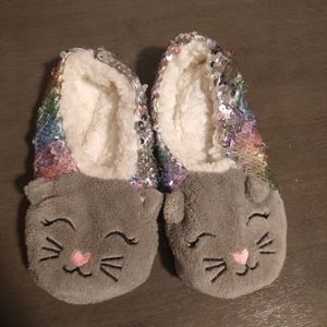 Girls stretch slippers